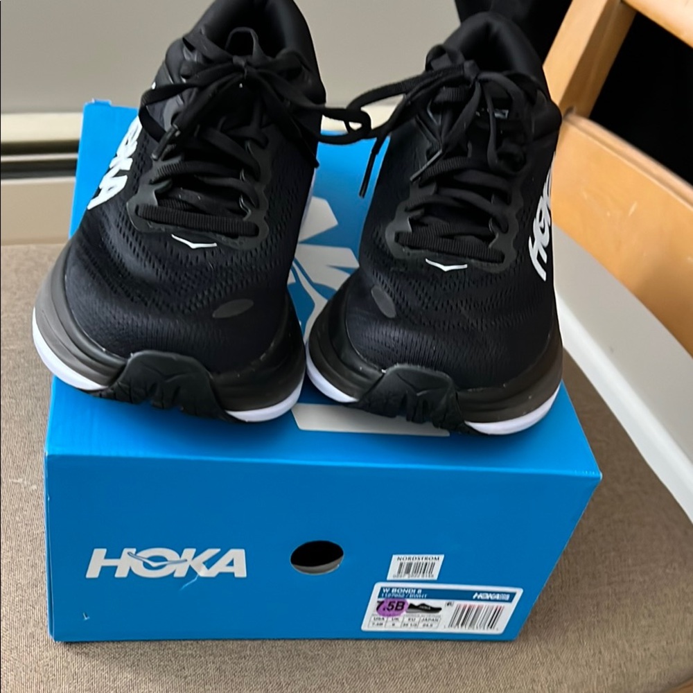 COPY - HOKA  Bondi 8 women’s 7.5